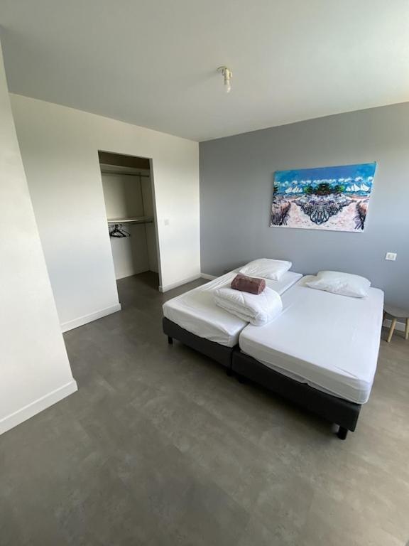 Maison Moderne Avec Piscine Chauffee Dans La Baie Du Mont St Michel 200M2 Yquelon Εξωτερικό φωτογραφία